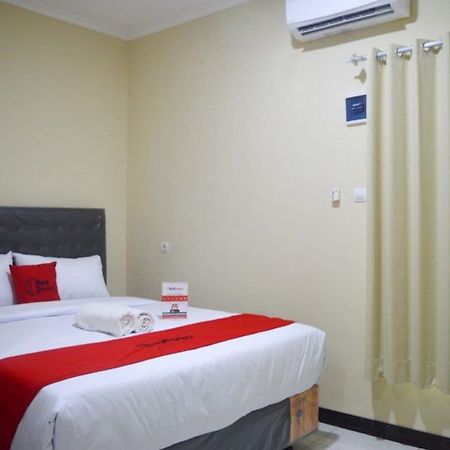 Reddoorz Near Sam Poo Kong 2 Hotel Semarang Ngoại thất bức ảnh