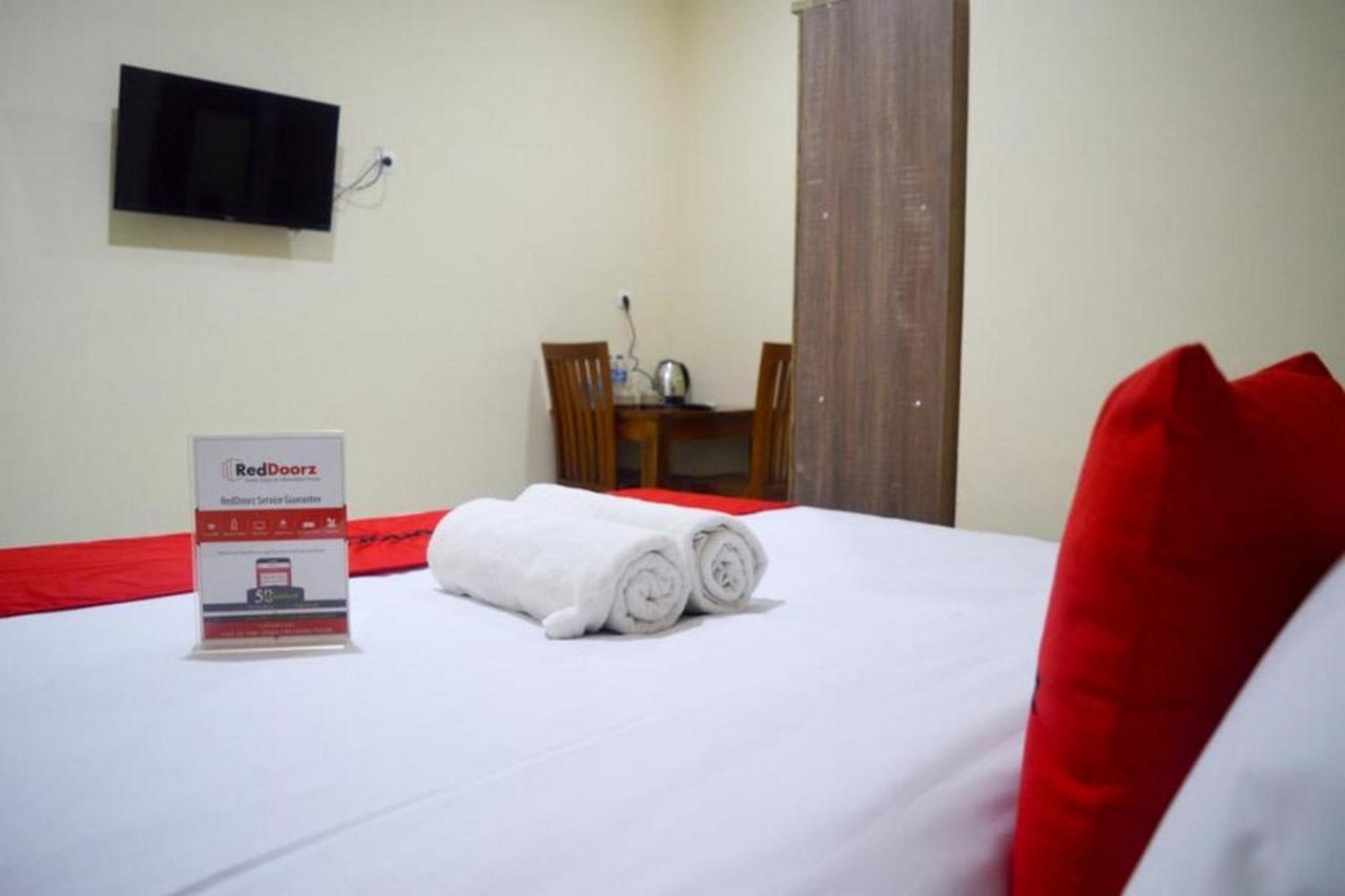 Reddoorz Near Sam Poo Kong 2 Hotel Semarang Ngoại thất bức ảnh